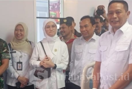 Ketua DPRD Kota Malang, Amithya Ratnanggani Sirraduhita pose bersama jajaran Forkompinda disela peninjauan Posko lebaran. (ist).