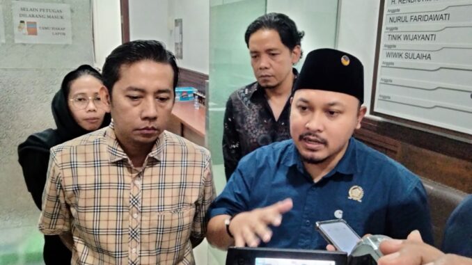 Wakil Ketua Komisi C DPRD Kota Malang, Dito Arief Nurakhmadi (kanan) pada suatu kegiatan beberapa waktu lalu.