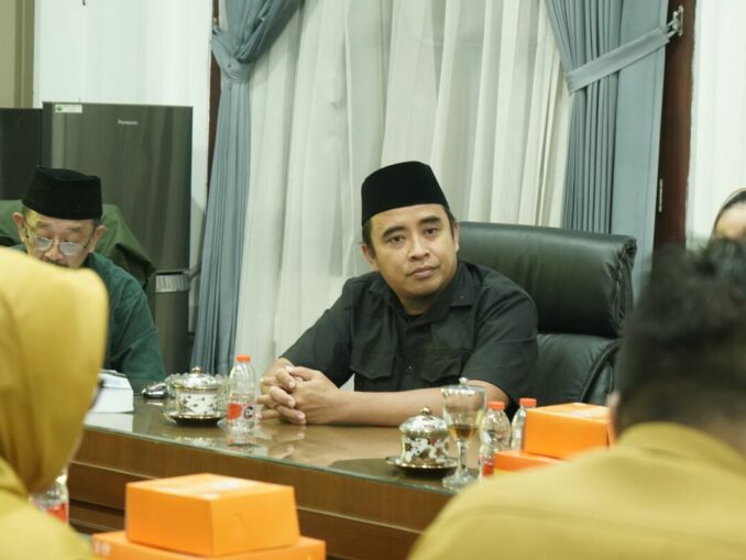 Rendra Masdrajad Safaat, anggota Komisi C DPRD Kota Malang dari Fraksi PKS saat hearing beberapa waktu lalu. (ist).