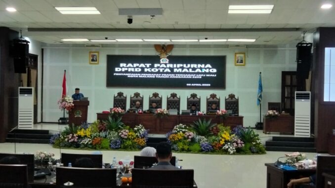 Rapat paripurna DPRD Kota Malang dengan agenda penyampaian pandangan umum fraksi terhadap LKPJ Wali Kota Malang, Rabu 8 April 2026.