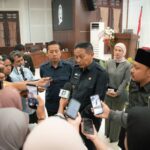Wali Kota Malang, Wahyu Hidayat saat dikonfirmasi awak media di Gedung DPRD Kota Malang, Rabu (8/4/2026).