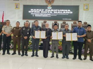 DPRD Kota Malang Sahkan 3 Perda, Perkuat Tata Kelola Perparkiran, Bangunan, dan Kebudayaan, Senin (13/4/2026).