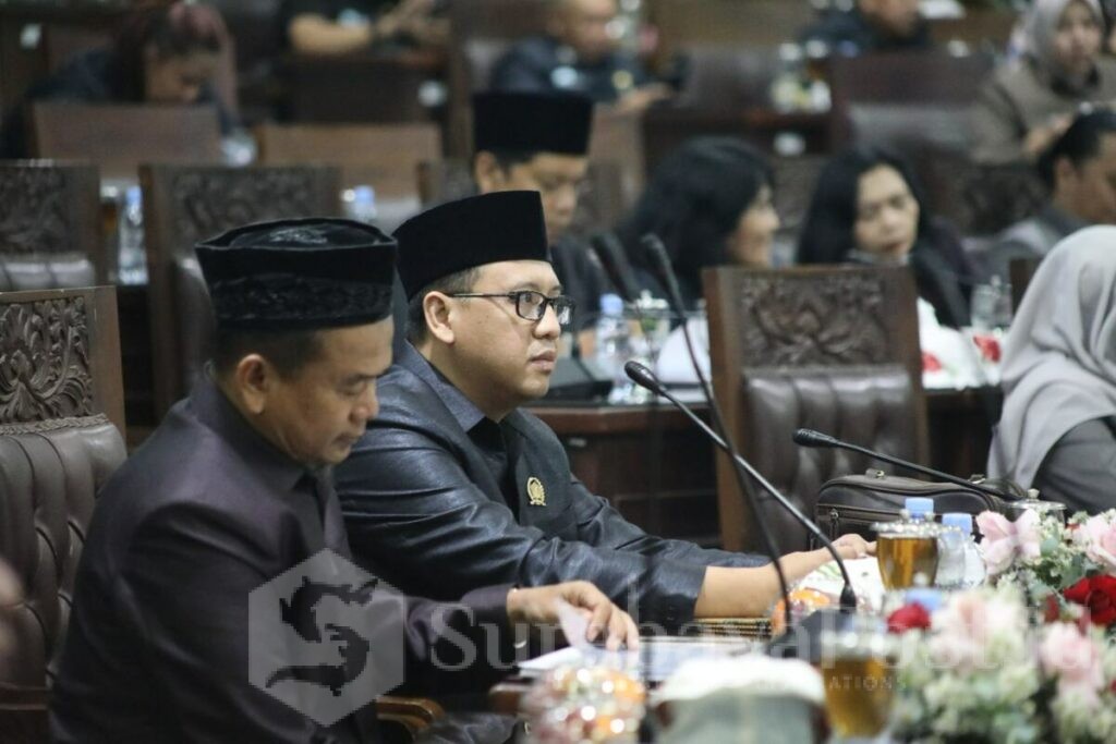 Indra Permana, anggota komisi B DPRD Kota Malang fraksi PKS membacakan 20 rekomendasi dari panitia khusus kepada Wali Kota Malang demi perbaikan dan kemajuan ke depan. (istimewa).