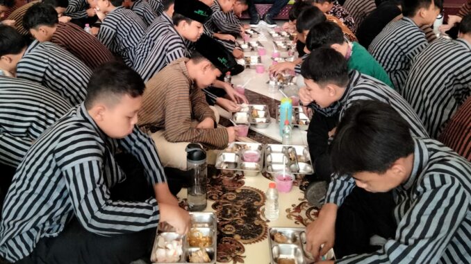 Menu MBG disalah satu sekolah yang dinikmati siswa siswi