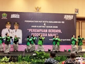 TARI TA BOLA BALE & BANTENGAN HELM: Gaspol Ojol Meriahkan Hari Kartini Pemkot Malang, Selasa (21/4/2026).