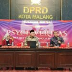 Anggota DPRD Kota Malang H. Rokhmad. S.Sos menjadi narasumber dialog bersama Mahasiswa Fakultas Psikologi UMM di Aula DPRD Kota Malang, Jumat (24/4/2026).