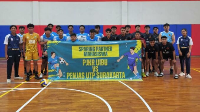 Heppiee Banget! Mahasiswa UIBU–UTP Surakarta Nikmati Sparing Bareng, Selasa 28 April 2026. (Dok. Humas UIBU).