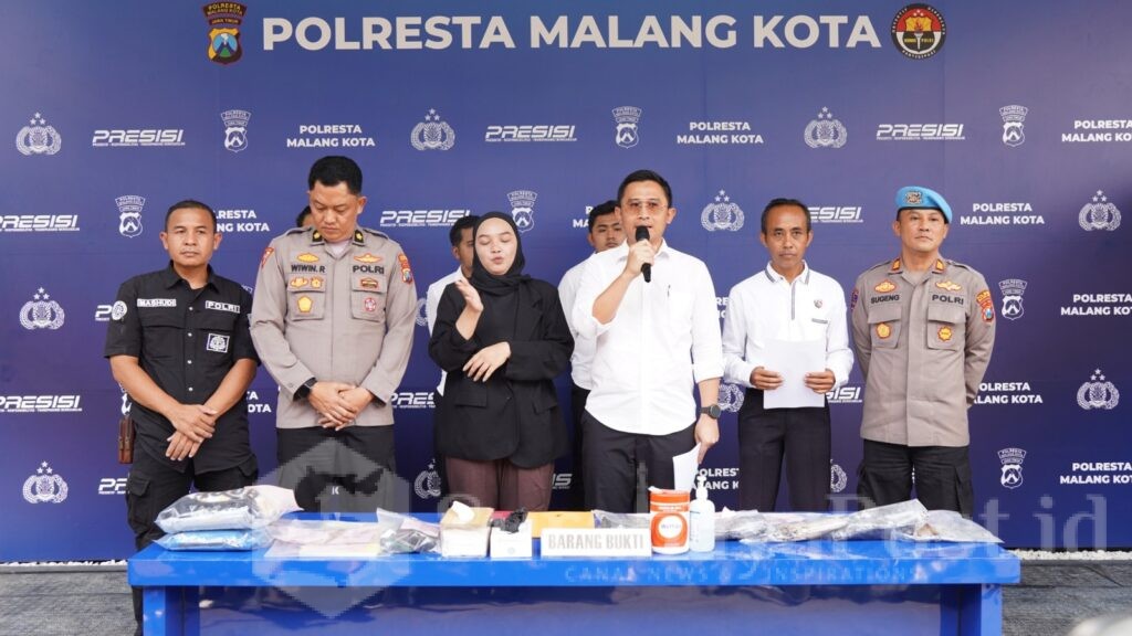 Kasat Reskrim Polresta Malang Kota, AKP Rahmad Aji Prabowo dalam konferensi pers hasil ungkap