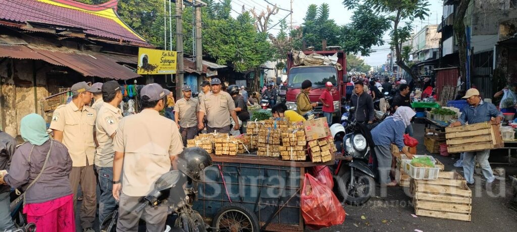 Pemerintah Kota Malang bersama Polresta Malang Kota menertibkan Pasar Kebalen pada Rabu (6/5/2026) kemarin.