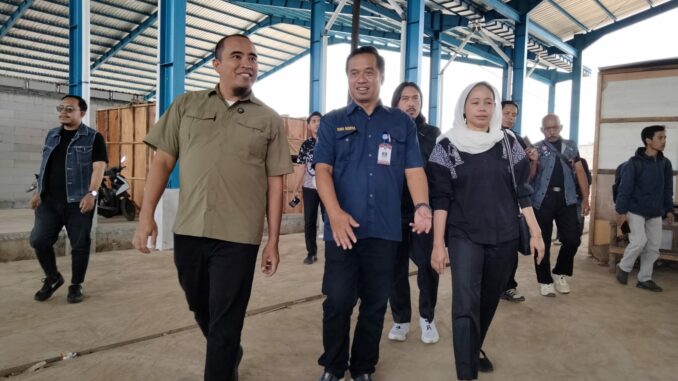Sidak Pasar Induk Gadang, Anggota DPRD Rendra Masdrajad: Proyek Jalan 674 Meter Harus Tepat Waktu.