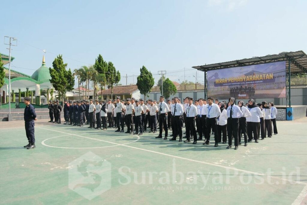 Apel dipimpin langsung Kalapas Kelas I Malang, Christo Victor Nixon Toar dan disaksikan jajaran TNI, POLRI, serta BNN/BNNK sebagai bentuk sinergi aparat penegak hukum mendukung Lapas bebas HALINAR. (ist).