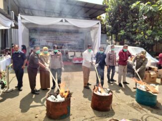 Kejari Kota Malang Musnahkan 1,2 Juta Pil Koplo dan 37 Kg Ganja, Selasa (12/5/2026).