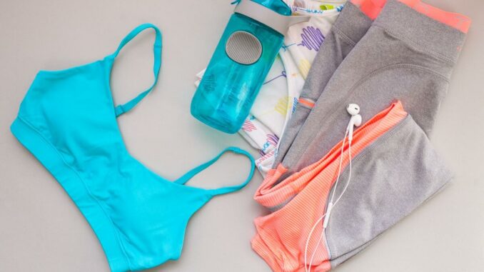 5 Tips Memilih Outfit Yoga yang Nyaman, Modis, dan Anti-Gerah 
