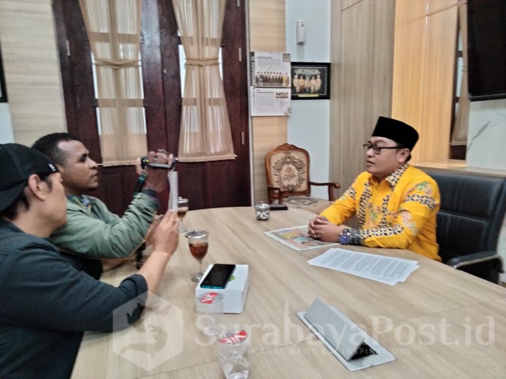 Wakil Ketua Komisi D, DPRD Kota Malang, Suryadi, S.Pd, MM saat ditemui awak media di ruang Fraksi Golkar.