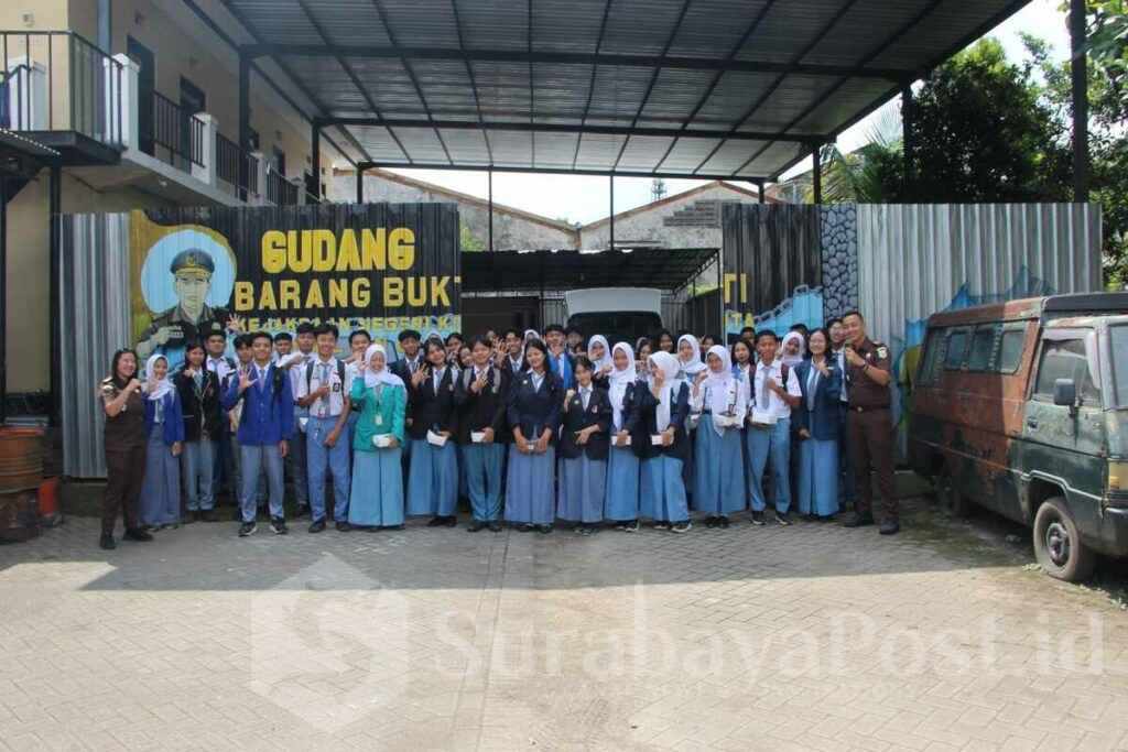 Kejari Kota Malang Edukasi 50 Siswa SMA/SMK, Kenalkan Dunia Hukum Sejak Dini, Senin 25 Mei 2026. (Dok. Kejari).