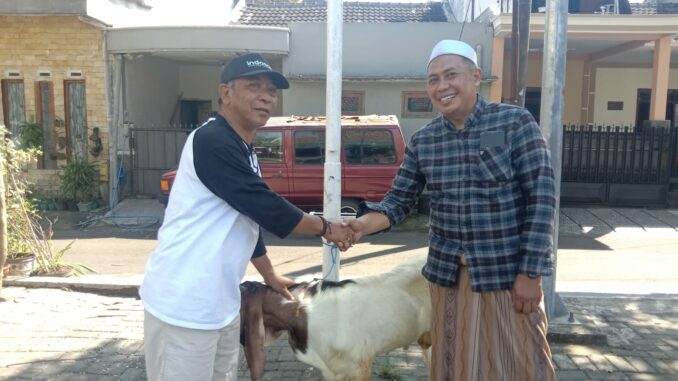 Wujud Humanis Polri, AKP Totok Haryanto Berbagi Kurban dengan Insan Pers, Sabtu (30/5/2026).