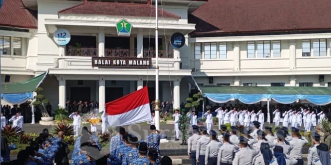 Wali Kota Wahyu Hidayat saat memimpin Upacara Peringatan Hari Lahir Pancasila di halaman Balai Kota Malang, Senin 1 Juni 2026. (ist).