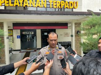 Kasihumas Polres Malang AKP Bambang Subinajar memberikan keterangan kepada wartawan. (ist).