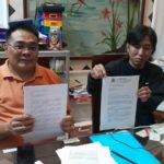 Sumardhan, SH, MH bersama Budi Susanto menunjukkan bukti gugatan dikantor Edan Law, Kamis (11/6/2026).
