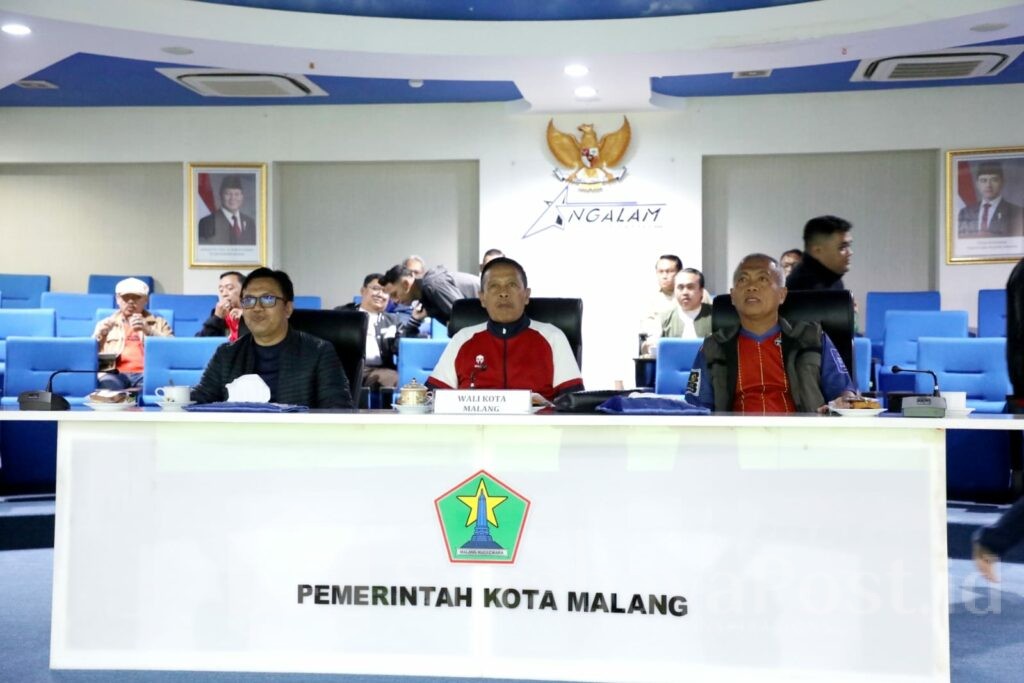 Gerakkan Pelaku Ekonomi dan UMKM, Wali Kota Malang Ajak Masyarakat Gelar Nobar Piala Dunia 2026. (Sumber Prokompim Setda Kota Malang).