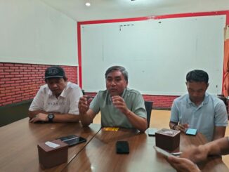 Djoni Sudjatmoko, inisiator aksi menyampaikan dukungan terhadap program MBG dalam konferensi pers, Jumat (19/6/2026).