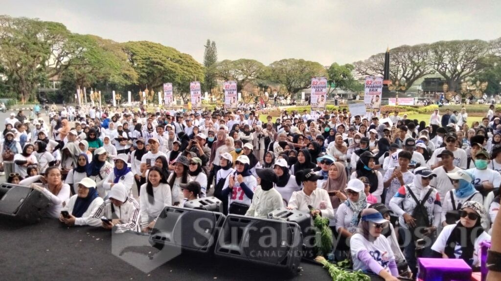 Ribuan warga Malang Raya memenuhi Alun-Alun Tugu, Balai Kota Malang mengikuti aksi damai dan apel Akbar.