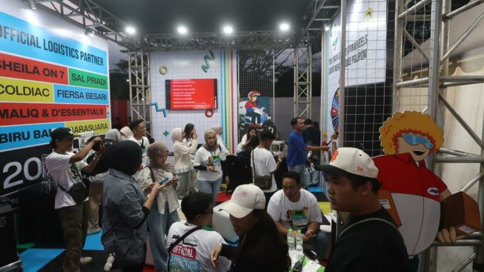 JNE Jadi Official Logistics Partner POLIPONI "Si Paling Konser" di Lapangan Rampal Malang