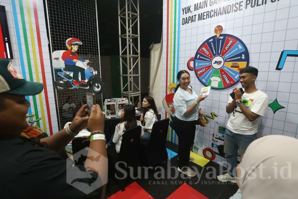JNE Jadi Official Logistics Partner POLIPONI "Si Paling Konser" di Lapangan Rampal Malang