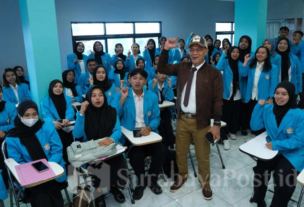 Festival Semhas Heppiee Periode I resmi dibuka Rektor UIBU Dr. Nurcholis Sunuyeko M.Si.