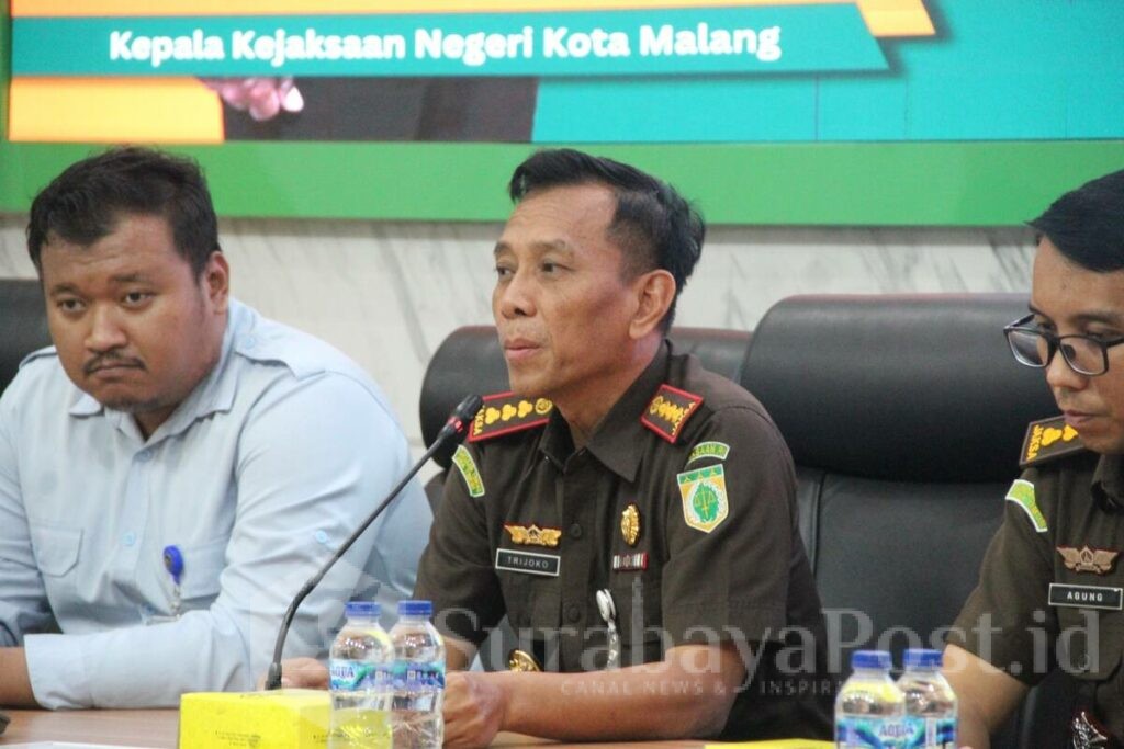 Kajari Kota Malang Tri Joko S.H., M.H., didampingi Kasi Intelijen Agung Tri Radityo S.H., M.H.