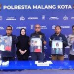 Polresta Malang Kota saat menggelar konferensi pers hasil ungkap pelaku pencurian 14 iPhone. (ist).