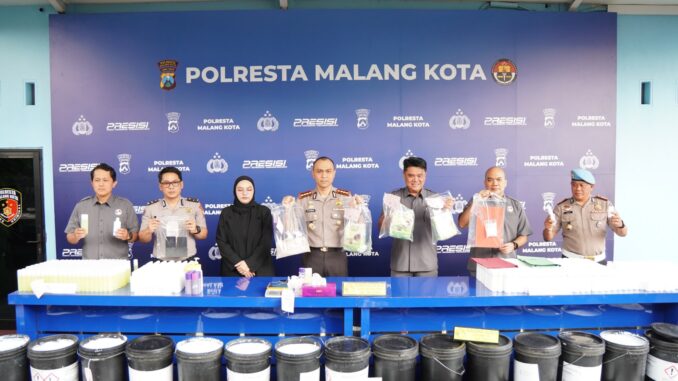 Polresta Malang Kota Gagalkan Peredaran 3,2 Kg Sabu dan 2.480 Inex Senilai Miliaran. (ist).