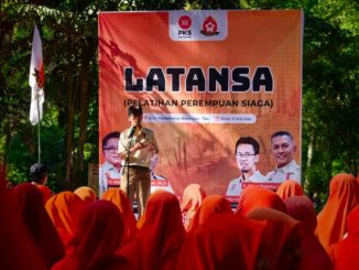 Ketua DPD PKS Kota Malang, M. Syaiful Ali Fatah, membuka acara sekaligus memberikan arahan membakar semangat kepada ratusan peserta.