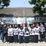 Mahasiswa UM BBM Edukasi Penghijauan Sekolah melalui Penanaman Tanaman Hias Bersama 75 Siswa SDN Temenggungan 01. (ist).