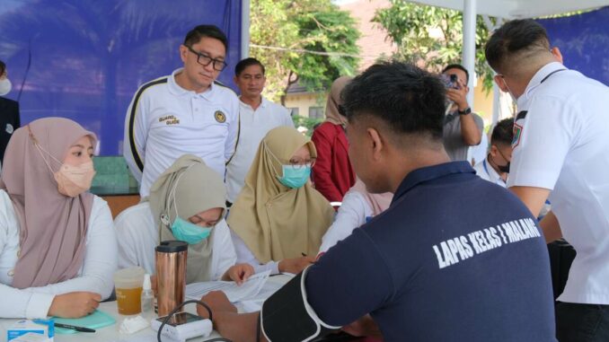 Peringati HUT Ke-81 RI, Lapas Malang Gelar Skrining HIV Hingga Cek Kesehatan Gratis untuk 652 Warga Binaan. (Sumber L'SIMA).