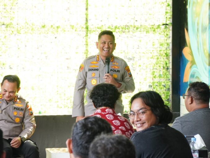 Kapolresta Kombes Pol Danang Tekankan Sportivitas: Sepak Bola Jatim untuk Kedamaian, Bukan Permusuhan. (ist).