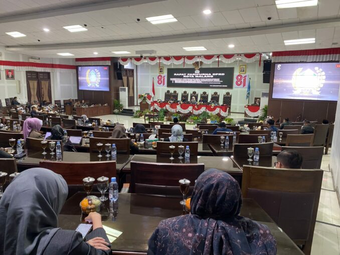 Rapat Paripurna Penyampaian Pandangan Fraksi terhadap Rancangan KUPA-PPAS APBD 2026 di Gedung DPRD Kota Malang, Selasa (18/8/2026).