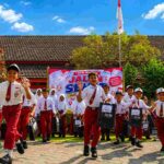 Satu Sepatu, Seribu Harapan: Atria Hotel Malang Wujudkan Kepedulian Sosial untuk Siswa SDN 2 Sumberpasir. (ist).