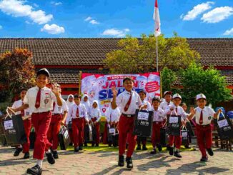 Satu Sepatu, Seribu Harapan: Atria Hotel Malang Wujudkan Kepedulian Sosial untuk Siswa SDN 2 Sumberpasir. (ist).
