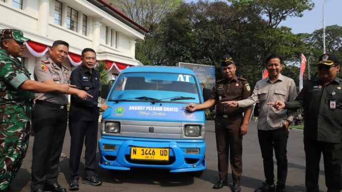 Beri Kemudahan dan Kenyamanan Siswa, Wali Kota Malang Luncurkan Angkutan Pelajar Gratis, Senin 31 Agustus 2026. (Sumber Prokompim).