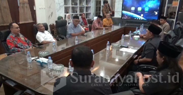 DPRD Kota Malang menerima audiensi puluhan warga RW 12 Perumahan Griya Santa, Senin (31/8/2026).