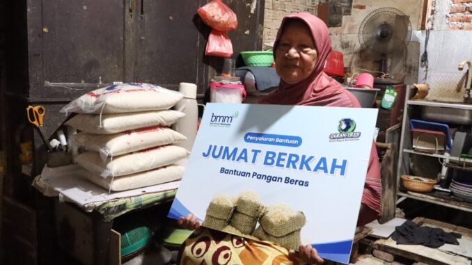 Kolaborasi Cleantexs dan BMM Salurkan 400 kg Beras untuk Masyarakat Prasejahtera. (istimewa).