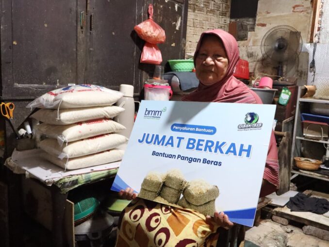 Kolaborasi Cleantexs dan BMM Salurkan 400 kg Beras untuk Masyarakat Prasejahtera. (istimewa).