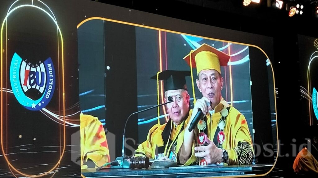Rektor UIBU Dr. Nurcholis Sunuyeko, M.Si menyampaikan capaian luar biasa kampus: 98% lulusan sudah bekerja.