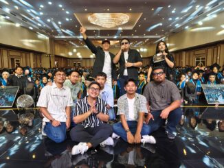 Kehadiran Guyon Waton menjadi salah satu daya tarik utama wisuda tahun 2026 ini.