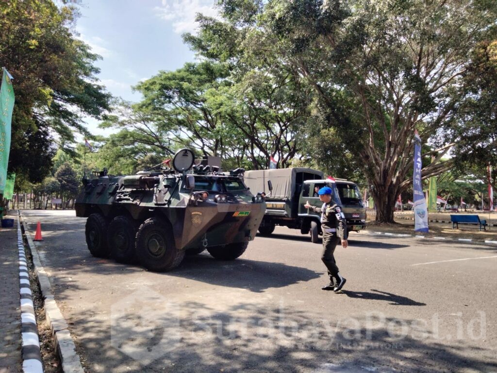Ujian SIM TNI melibatkan kendaraan dinas di satuan masing-masing, mulai dari kendaraan roda dua, roda empat, hingga kendaraan taktis.