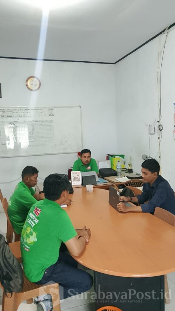 Meski kariernya di FMCG sedang menanjak, Dzaky tidak melupakan rencana akademiknya.