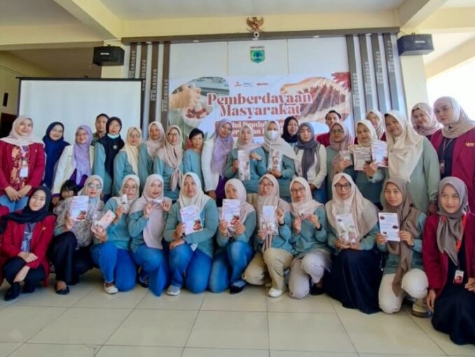 Kaya Antioksidan, Mahasiswa PPG UMM Sulap Rosella Jadi Lulur Alami. (ist).