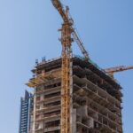 Proyek konstruksi yang membutuhkan izin lingkungan dan material baja SNI