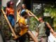 Rombongan karyawan mengikuti kegiatan team building luar ruang di Bali